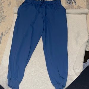 Woman Lululemon jogger pants